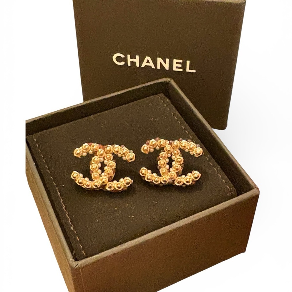 Vintage Chanel coco mark gold plated stud earring with faux pearls with box - Picture 10 of 12
